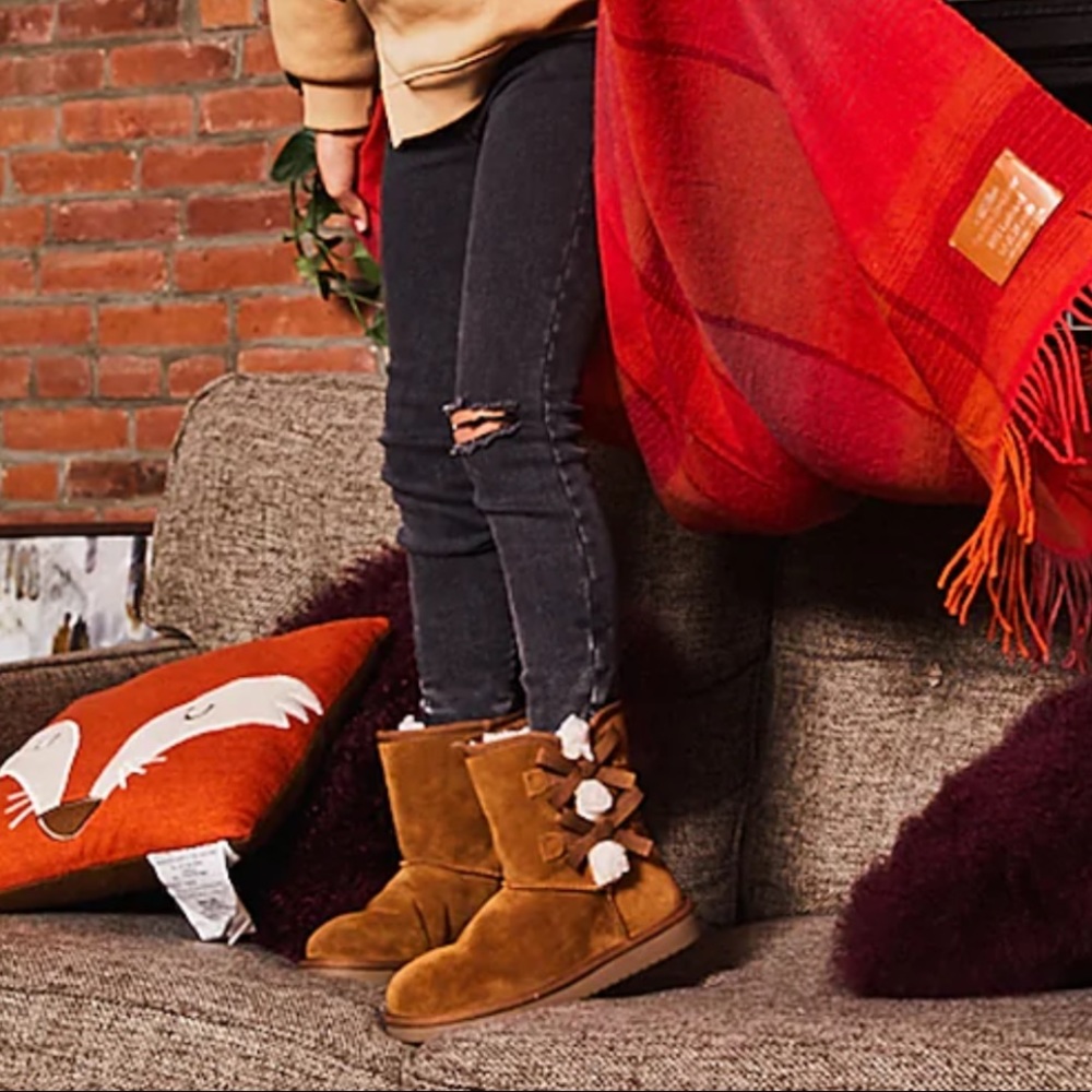 Kids Koolaburra  by UGG Victoria Short Boots